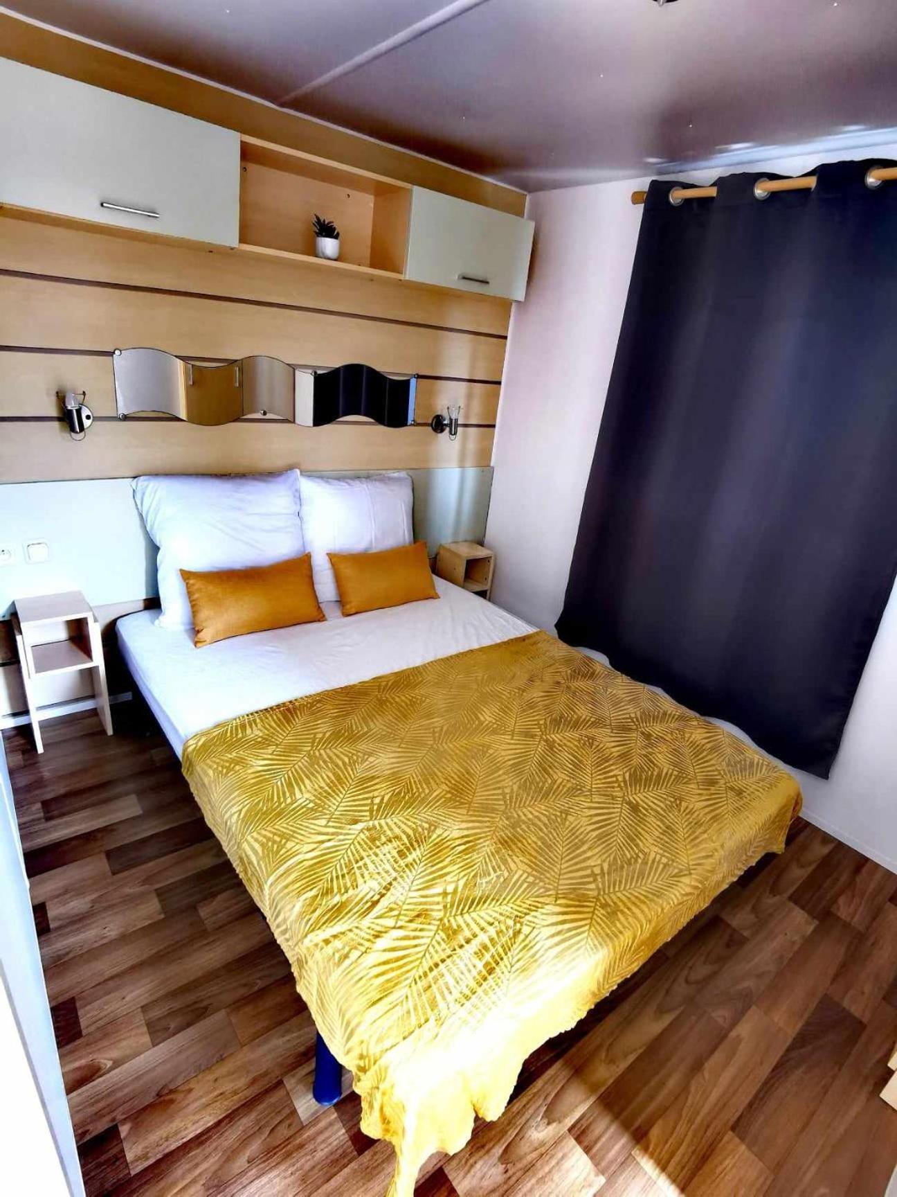 Hotel A Deux Pas Du Lac Ardres Exteriér fotografie