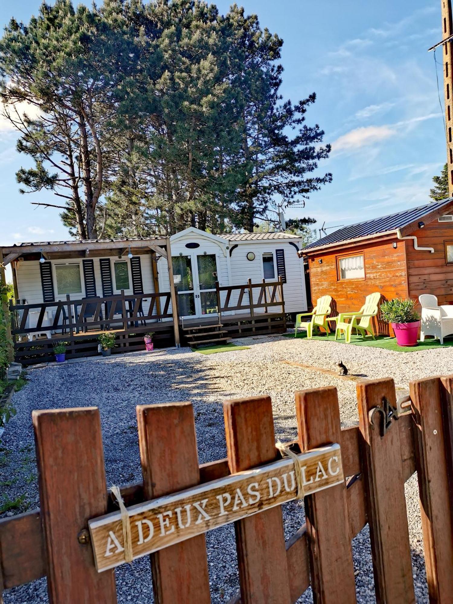 Hotel A Deux Pas Du Lac Ardres Exteriér fotografie